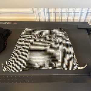 Ibex black/beige striped skirt